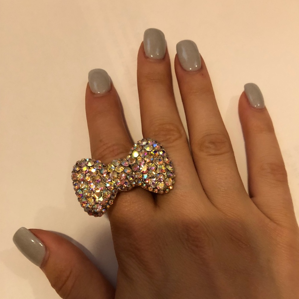 Multi colored bow ring